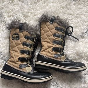 Women's Sorel Quilted Tofino 1937-270 Boots tan black duck snow shoes size 9